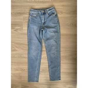 American Eagle Light Wash Straight Leg Blue Jeans, size 00
